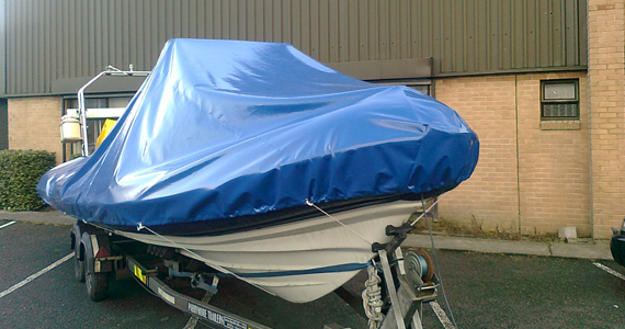 Fitted boat cover